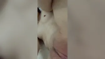 YummyKimmy Experienced bitch spreads her legs