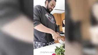 ambermg Vicious bitch fucks herself with a hammer