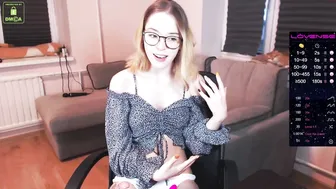 littlefleur passionately digging in all the cracks