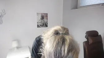 lana_heisstt jerking on a chair