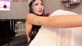 letizia_fulkers Cute confused fucks shaved pussy