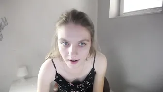 lana_heisstt sticks a toy in the ass