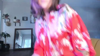 doubedeesarai Sweet lady takes off her dress