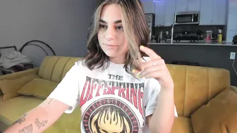 doubedeesarai Appetizing mare pulls pussy phallus