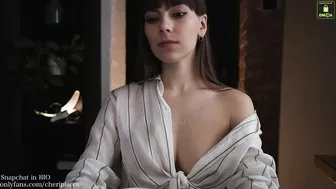 cherizuza Beautiful bitch shows shaved holes