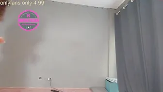 twerkingbaby Beauty caresses her tits and pussy