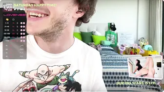 obokozu Beautiful maid fushes dildo in both holes