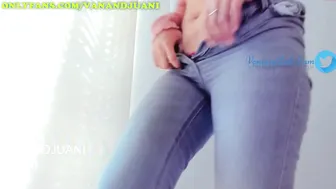 vanandjuani Mature chick pulls pussy