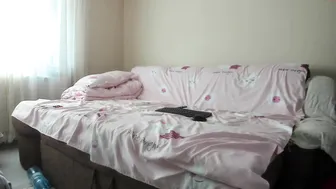 issabelle Cute wench jerks off wide cunt