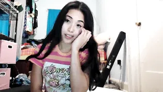 aedonflux Exquisite babe twirls a huge ass