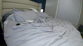 zoeyjayne Beautiful passion gently masturbates pussy
