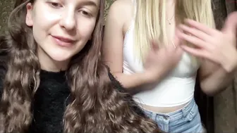 lily_hun Cute babe masturbating cunt