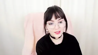 YukiOkada  Beautiful chick shows small shapes