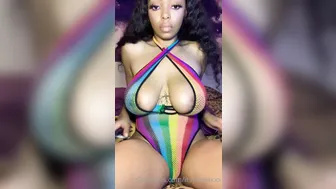 itsvanivixxx onlyfans Golden Rain