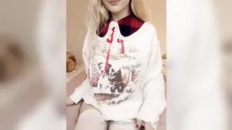 NymphetAngel onlyfans Glamor bitch behaves like a slut