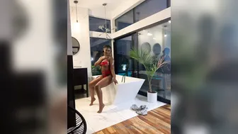 alieyarose onlyfans Big breasted slut fucks shaved cunt