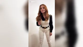 Larissa Manoela onlyfans A young doll is naughty with a vibrator