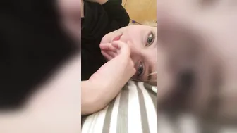 KittyCashew onlyfans Courtesan caresses juicy holes
