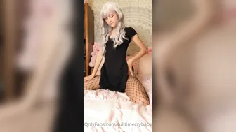 fulltimecrybaby onlyfans Shy slut pulls juicy cunt