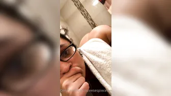 xxreesespiecesxx onlyfans Cool chick plays prankster