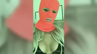 sara__mascara  beautiful bitch caresses pussy