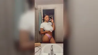 itsvanivixxx onlyfans Erotic shlendra was long-awake, and finally decided to jerk off her shaved pussy