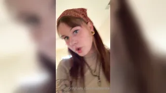 lilixdeanee onlyfans Russian beauty communicates in fries