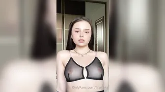 Liroshka onlyfans Hot chick with big booty poses in lingerie