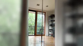 amygingerhart onlyfans shows her pussy on the chair