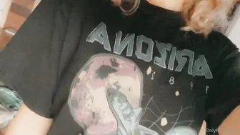 Ava aka avafae Crazy babes and erotic undress