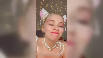 Chloe Cream Latin slut gives a chic form