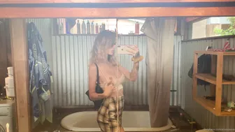 Ava aka avafae Crazy woman fucks pussy with phallus