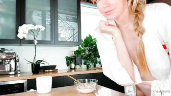 Alexis Kline, thot Mature masturbates in front of webcam