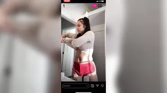 Ash Kaashh onlyfans Bitch poses naked