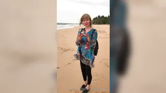 Alexis Kline, thot Wonderful women show their charms