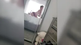 Alinity, Natalia Mogollon. Twitch personality onlyfans Appetizing female fucks her ass furiously