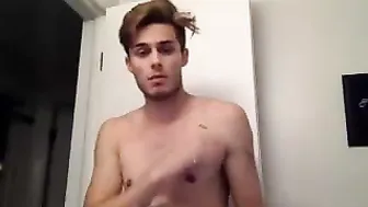 tv_for_your_peen Vicious bitch fucks herself with a hammer