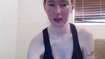 gingermermaid Mature bitch stretches big labia