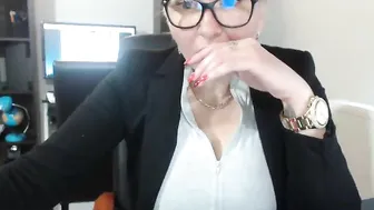 hiddencam Charming kral fucks both holes