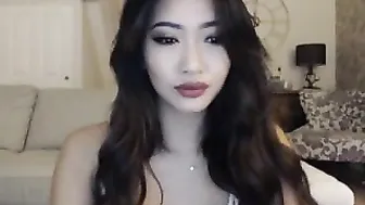 MissReinaT Obstinate queen jerking pussy