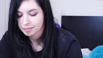 dawnwillow Cute curvy dancing striptease