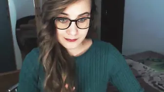 jacquievalois Beautiful bitch hammering her ass
