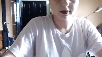 breeolson Bitch with huge tits fucks with dildo