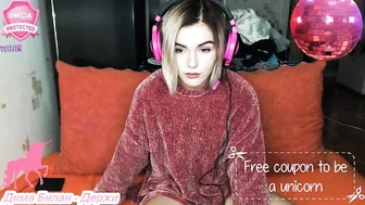 melanie_miracle Busty young lady removes her panties