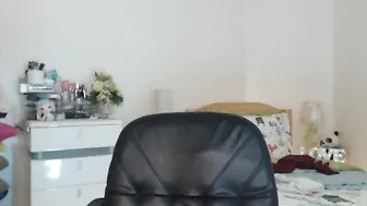 juicy_krissy Loud bitch hammering pussy with phallus