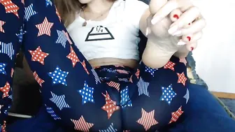 samillia Naughty girl plays with vibro massager