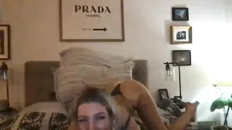 reauski  Hot bitch strips and jerks off