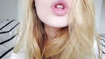 beautifulnaughtyblondie onlyfans Sexy slut caresses sex lips