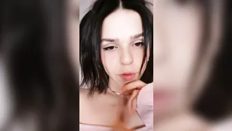 Yummy Yum Yum Cute blonde dancing striptease