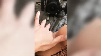 Nicole Aniston Hurricane Devil furiously cums in pose with crustaceans